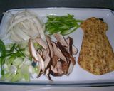 野菜たっぷりでも簡単♪イカ天 塩焼きそば作り方1写真