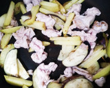 簡単！豚肉とじゃがいもにんにく醤油炒め作り方4写真