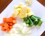 エスニックな彩り野菜の塩肉じゃが作り方1写真