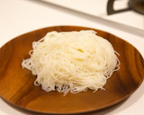 胡麻ドレで！簡単冷やし中華風ビーフン作り方3写真