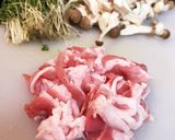 豚と茸の塩昆布ガリバタポン酢パスタ♡作り方1写真