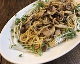 豚と茸の塩昆布ガリバタポン酢パスタ♡作り方5写真