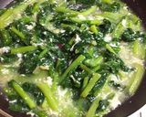 ふわふわソースが絶品!!小松菜の卵白炒め作り方4写真