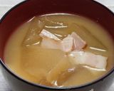 ☆冬瓜とベーコンの♪お味噌汁☆作り方3写真