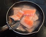 海峡サーモンのあら汁作り方3写真