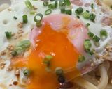 カリカリのベーコンエッグうどん作り方3写真