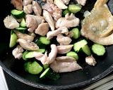 鶏肉とうずらとキュウリのさっぱり煮込み♪作り方5写真