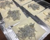 余った皮でしらすとチーズのパリパリピザ☆作り方2写真