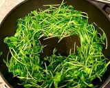 豆苗のぱっぱと炒め作り方3写真