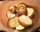 鶏肉とじゃがいもの炒め物作り方1写真
