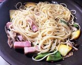 白キクラゲと夏野菜のネバコリ和風パスタ作り方5写真