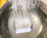 タイ風豚挽き肉と春雨スープ作り方1写真