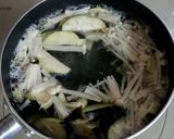 ナスとエノキと豆腐のお味噌汁作り方3写真