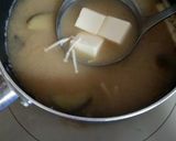 ナスとエノキと豆腐のお味噌汁作り方5写真