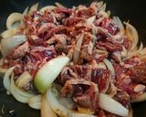漬けビーフとオニオンの蒸し炒め丼作り方4写真