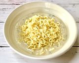 サバ缶と紅生姜で冷やし塩とんこつラーメン作り方3写真