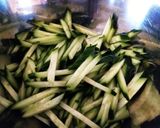 キュウリとサラダチキンの和え物作り方1写真
