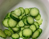 きゅうりとパプリカのレンチンオムレツ作り方1写真