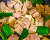 夏野菜と鶏肉の塩ダレ炒め作り方1写真