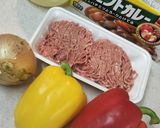 彩り鮮やか!パプリカと挽肉のカレー作り方1写真