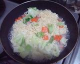 インスタントラーメンで塩焼きそば！作り方3写真