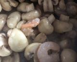 えびとマッシュルームのアヒージョ作り方4写真