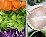 ハムとワカメの野菜たっぷり七色サラダ作り方1写真