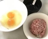簡単!しっとり〜♫卵と豚肉のそぼろご飯♫作り方1写真