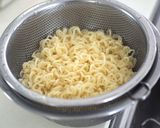 柚子こしょう鶏の冷やしラーメン作り方1写真