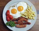 目玉とソーセージのカリカリ朝食作り方5写真