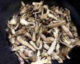 舞茸と豚肉のバターポン酢炒め作り方3写真