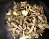 舞茸と豚肉のバターポン酢炒め作り方4写真