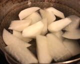 鶏手羽元と大根のナンプラースープ煮作り方2写真