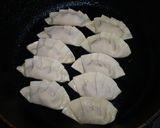 ツナ、新玉葱の餃子　ポン酢でサッパリと作り方3写真