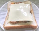 野菜炒めプラスで♬カレーチーズトースト♡作り方2写真