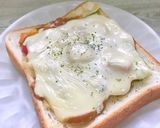 野菜炒めプラスで♬カレーチーズトースト♡作り方3写真