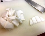 梅干しで大根と蒸し鶏の和え物（梅肉和え）作り方1写真