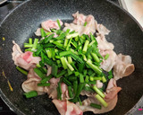 もやしとニラと豚バラのガチとん平焼き作り方2写真