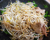 もやしとニラと豚バラのガチとん平焼き作り方3写真