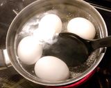 半熟塩味付きのゆで卵作り方5写真