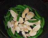 ☆こくうま☆チキンとスナップえんどう作り方3写真