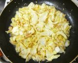 やさしい味の簡単副菜キャベツとツナの煮物作り方2写真