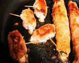 豚肉とソーセージと大葉の巻き巻き焼き作り方3写真