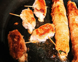 豚肉とソーセージと大葉の巻き巻き焼き作り方3写真