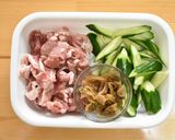 キュウリと豚肉のザーサイ炒め作り方1写真