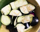 胸肉ブロッコリーの芯夏野菜旨辛炒め作り方2写真