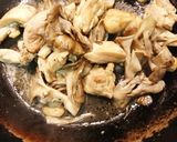 鶏ももと舞茸のレモン炒め作り方4写真