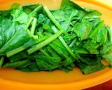 ほうれん草と竹輪の赤出汁の味噌汁作り方1写真