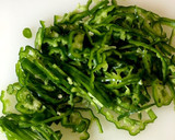 揚げた鮭と夏野菜のさっぱりサラダ作り方3写真