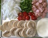 簡単節約でも美味しい餃子の皮で鶏ハムピザ作り方1写真